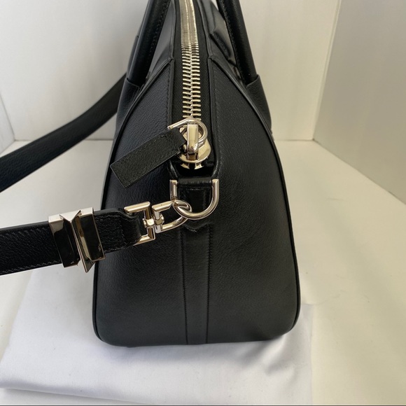 Givenchy Medium Antigona Goatskin - Picture 14 of 16
